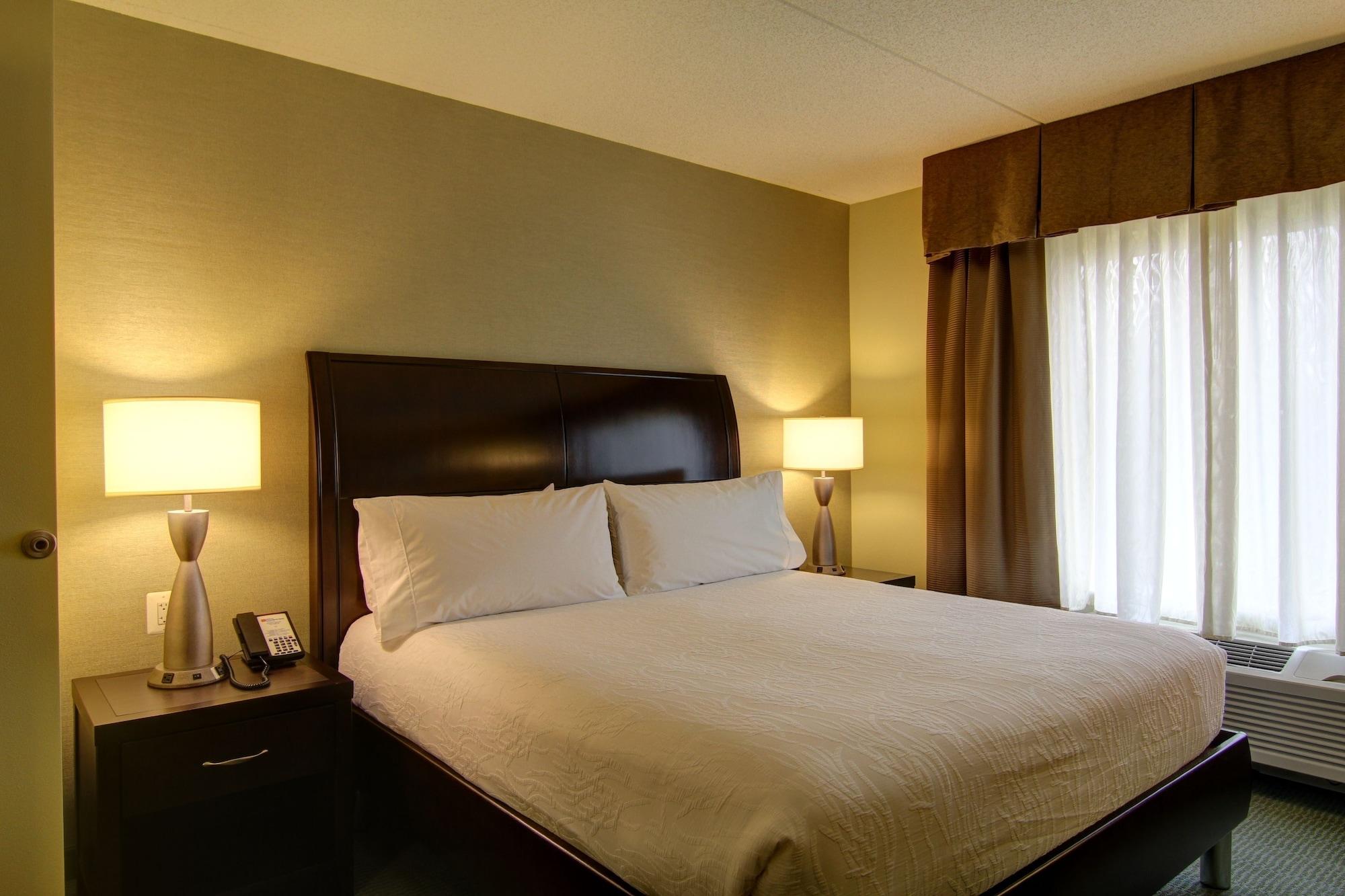 Hilton Garden Inn Удбридж Екстериор снимка