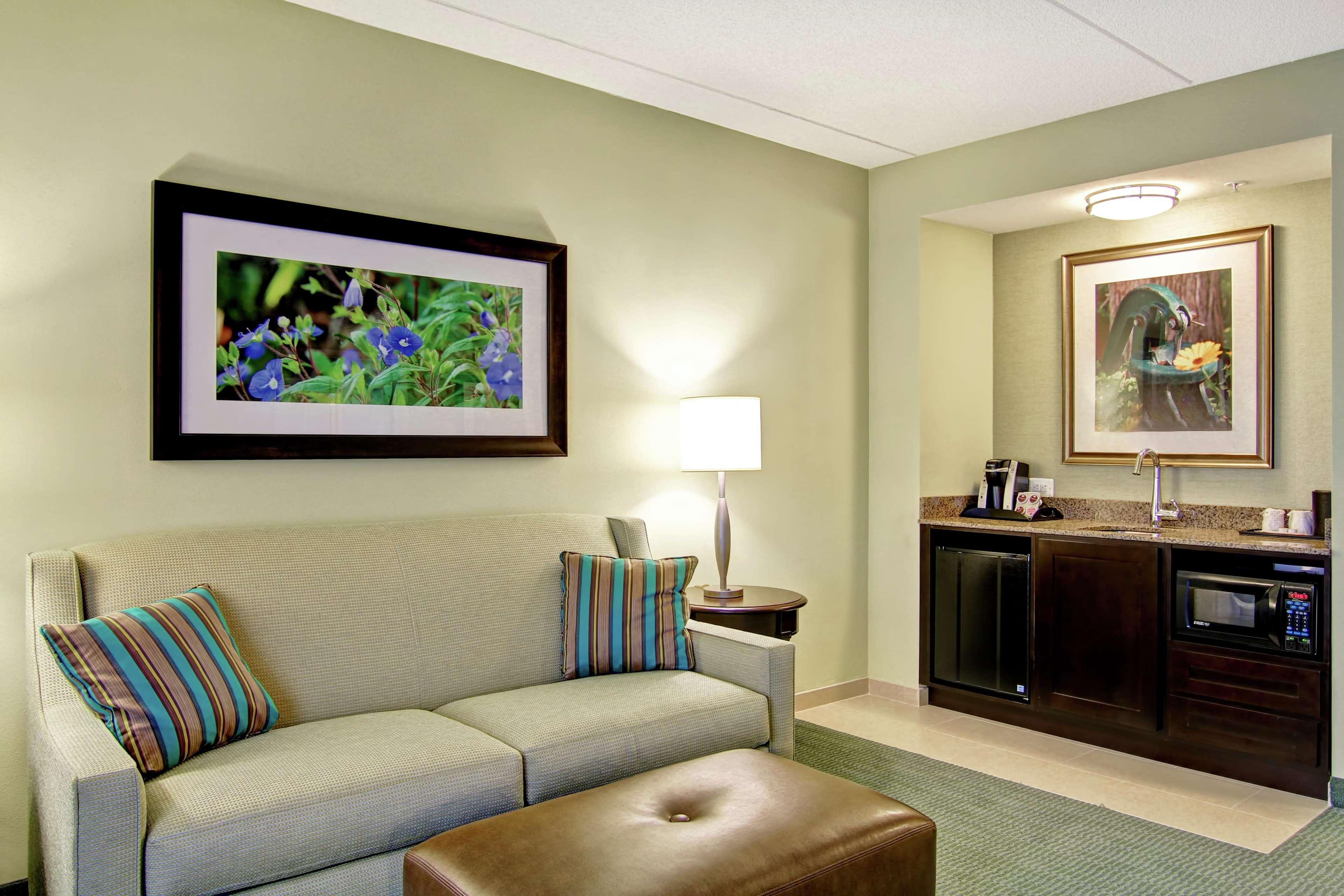 Hilton Garden Inn Удбридж Екстериор снимка