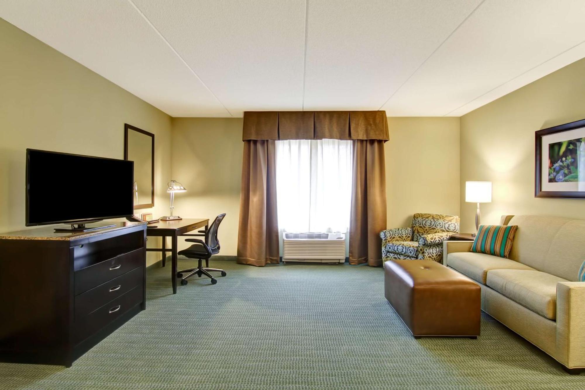 Hilton Garden Inn Удбридж Екстериор снимка